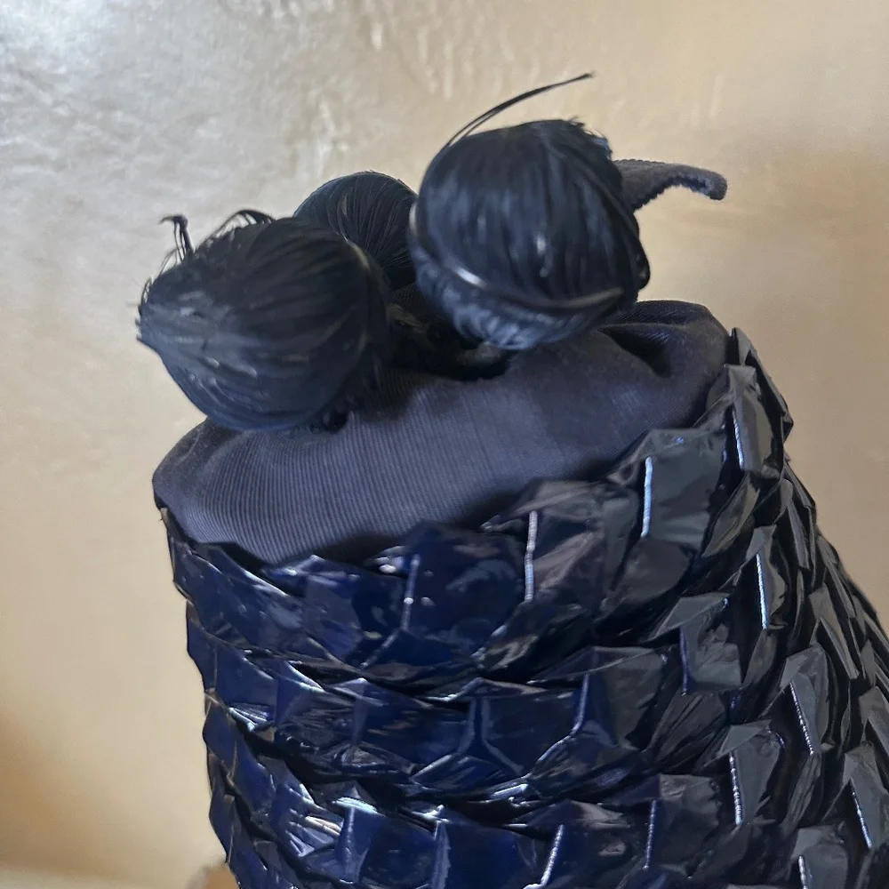 EXTRAORDINARY 1930's NAVY STRAW CONICAL HAT + CORLED FEATHER POM PONS - Picture 11 of 14